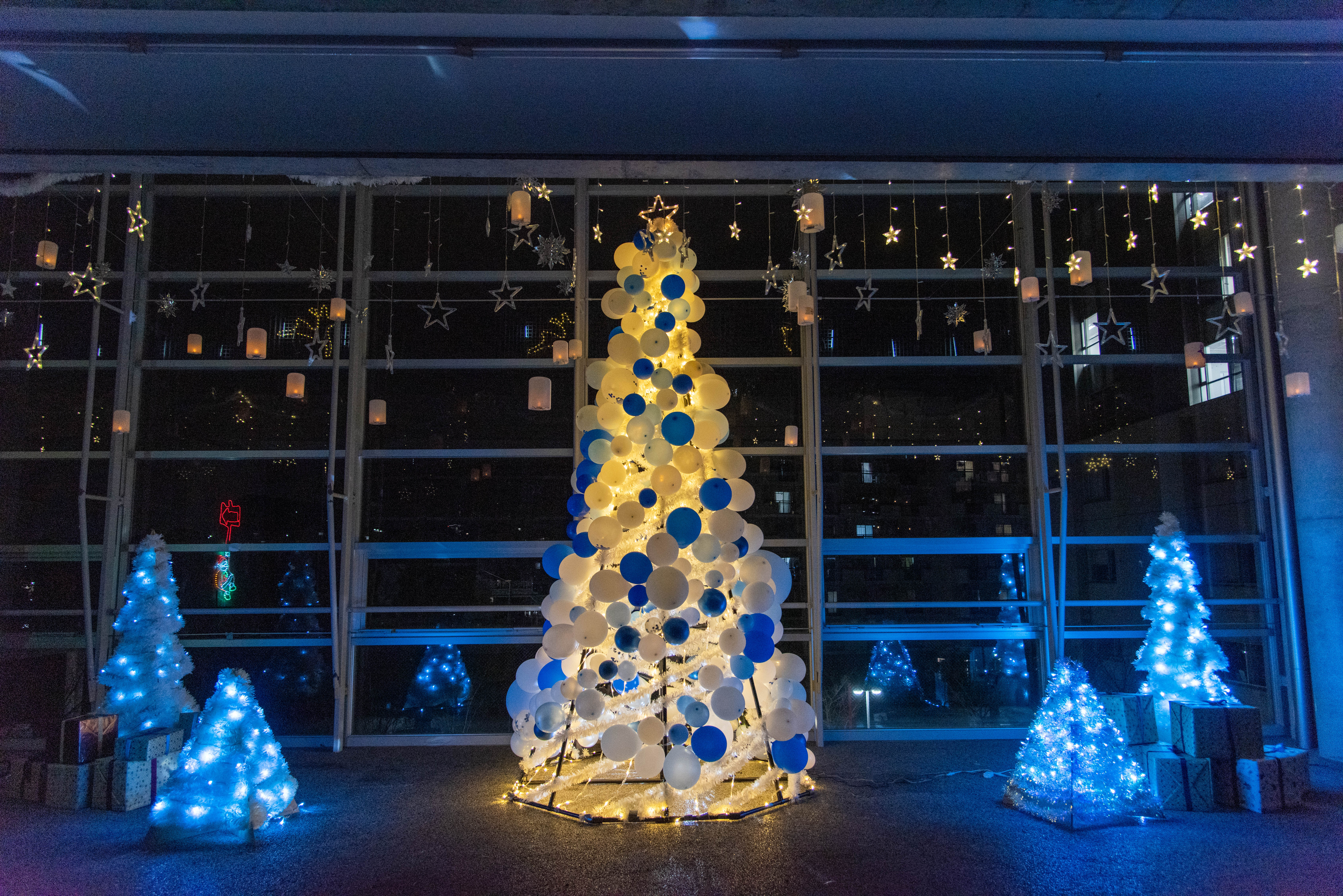 九産大がクリスマスカラーに 九州産業大学創立60周年記念サイト